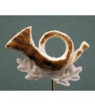 ANSTECKNADEL AUS HIRSCHHORN JAGDHORN