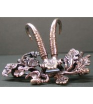 GAMSKRUCKE MIT EICHENLAUB