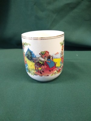 Häferl/Tasse mit Almspruch "A Busserl..."