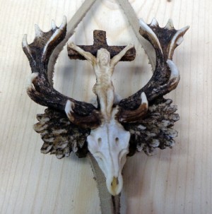 Jägerkrawatte Motiv Hirsch mit Kruzifix