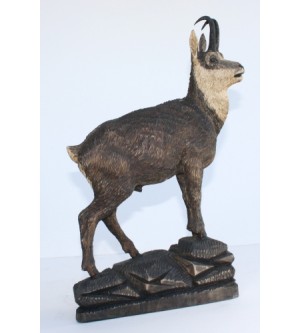 Geschnitzter Gamsbock