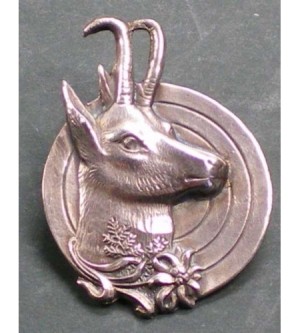 hat pin - chamois