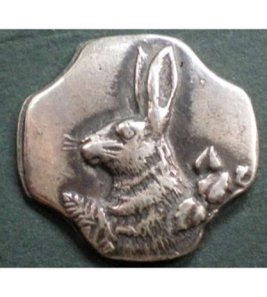 SILBERKNOPF MIT HASE