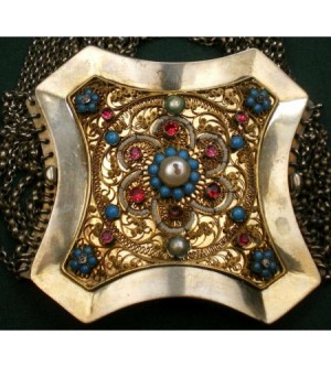 period of biedermeier necklace