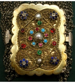 period of biedermeier necklace