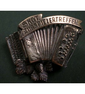 ANSTECKNADEL ZIEHHARMONIKA