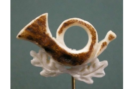 hat pin - hunting horn made out of buckhorn